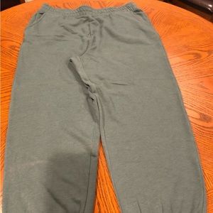 American Eagle green Boyfriend Jogger pant women’s size XL, NEW